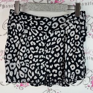 Ali & Kris shorts cheetah print leopard animal Monochrome Patterned Shorts